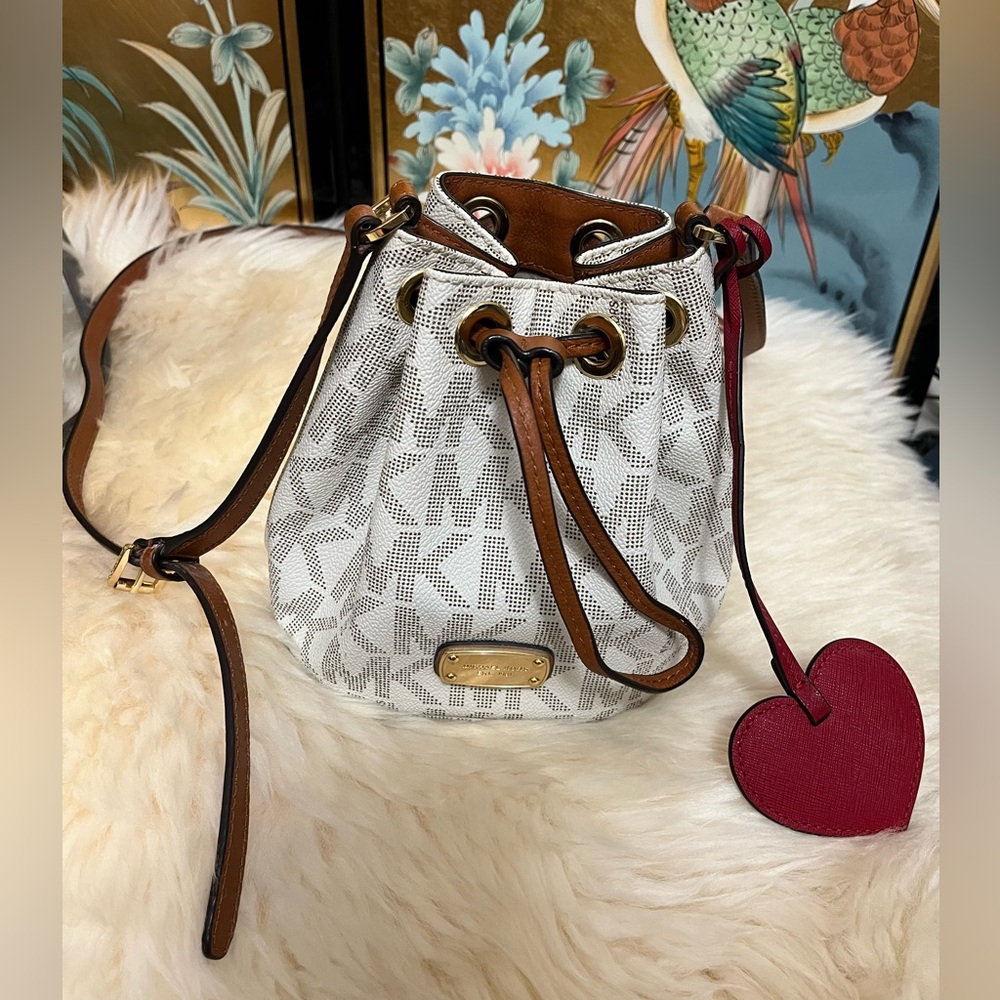 Authentic Michael Kors small bucket bag